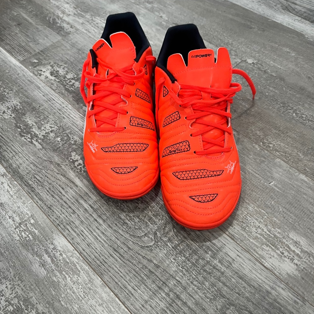 Puma EvoPower 4 mens us 10.5 sneaker, gently used